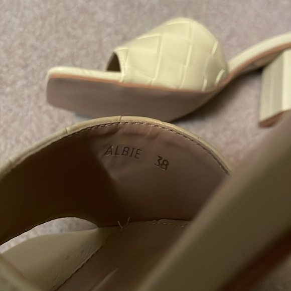 RAID | Albie | Woven | Slip-On | Block Heel |Sandals | Pastel Yellow | Size 38 - Picture 11 of 11